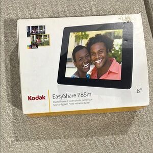 Kodak EasyShare P85m Digital Frame - Black and Yellow
